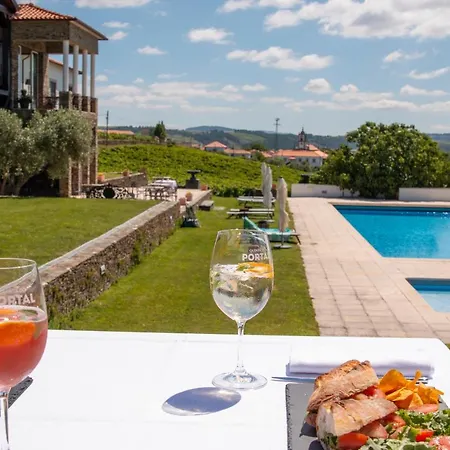 Casa Pipas / Quinta Do Portal Sabrosa