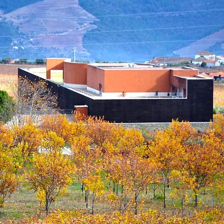 Casa Pipas / Quinta Do Portal Sabrosa